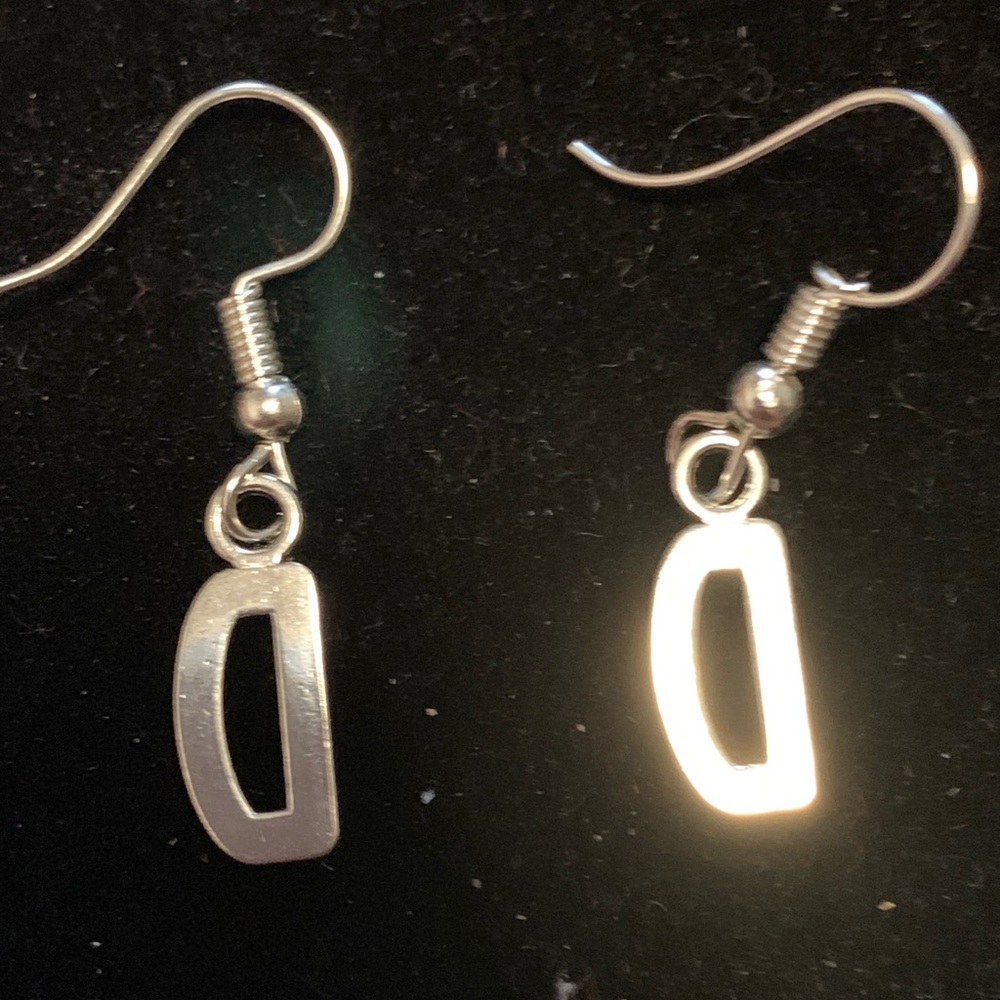 Earrings - Picture 2 of 3